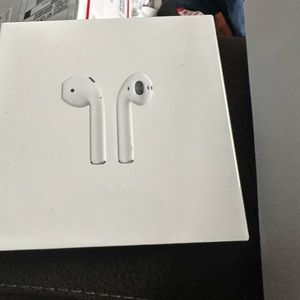 NEW SEALED Apple AirPods (2nd Generation) with Charging Case FAST Shipping